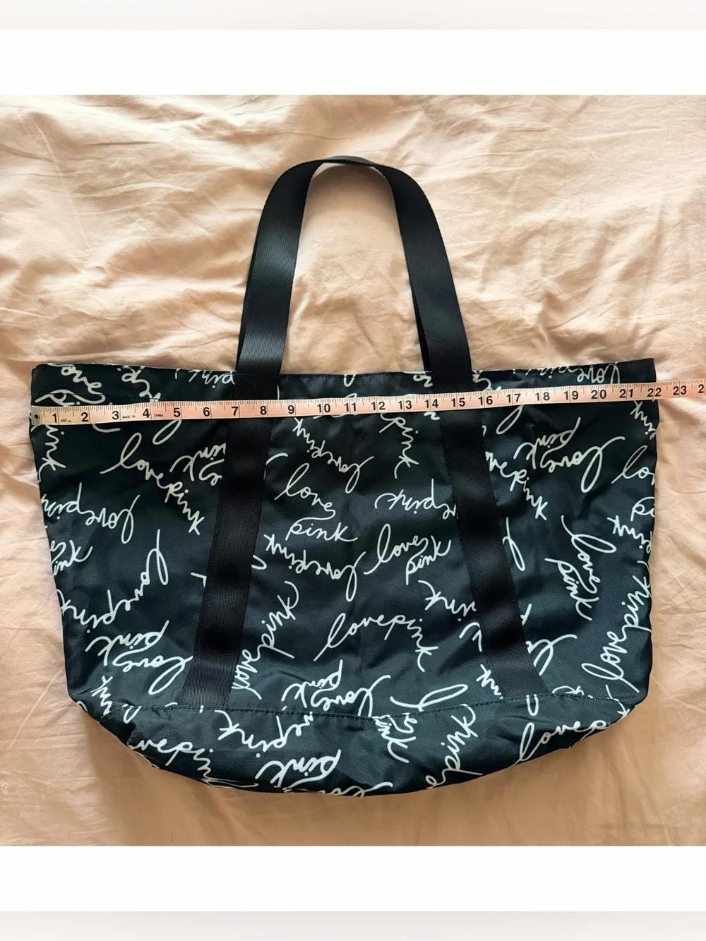 🆕 NWOT Victoria’s Secret Black Love PINK Zipper Tote Bag